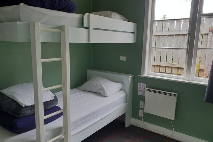 Room 5 of 62