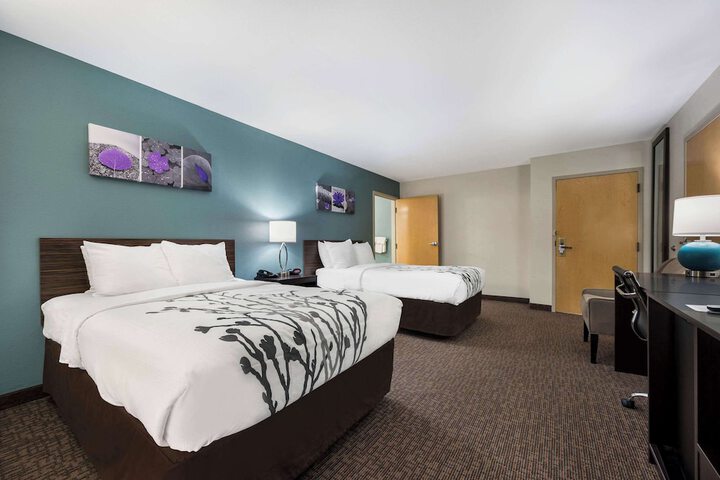 Standard Room, King or Two Doubles (16 of 16)