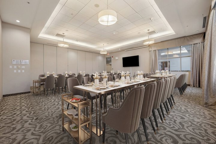 Ballroom/Hall 175 of 202