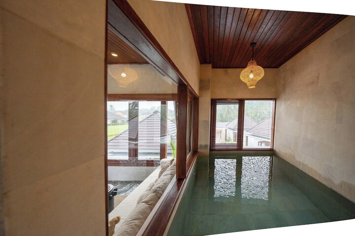 Pool 70 of 176