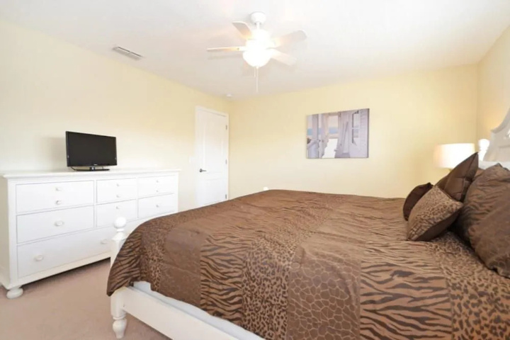 Room 5 of 27