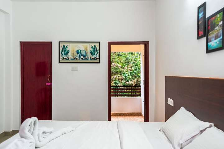 Room 6 of 27