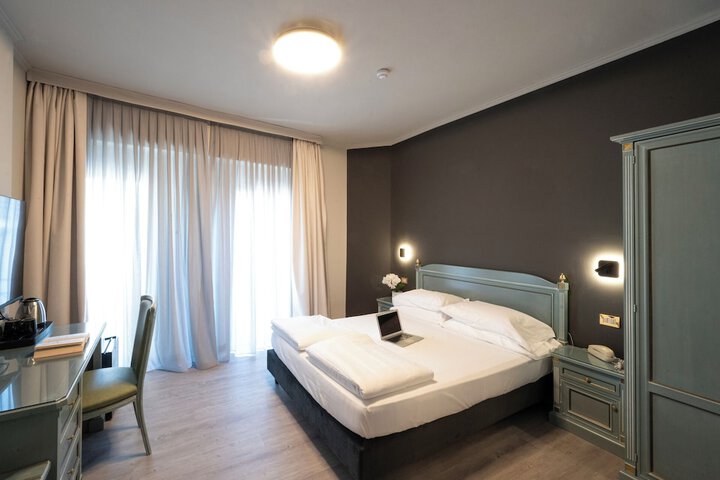 Room 32 of 115