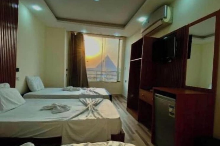 Room 2 of 18