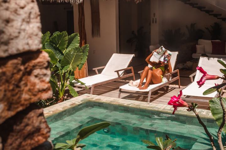 Hotel with Pool