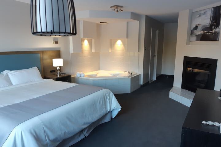 Deluxe Suite (2 of 5)