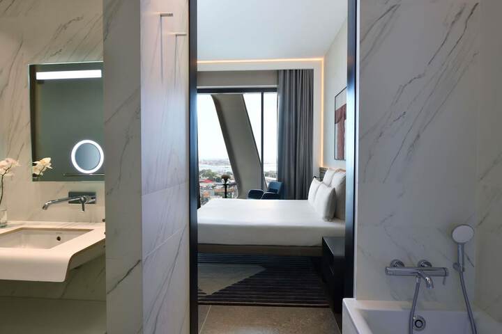 Room 14 of 119