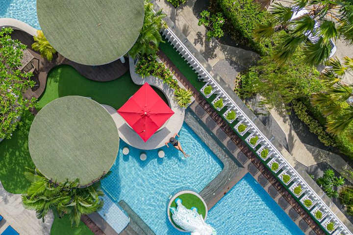 Pool 108 of 220