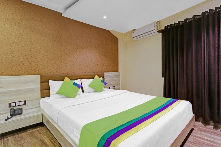 Room 14 of 32