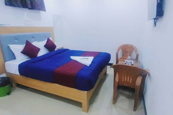 Room 8 of 11