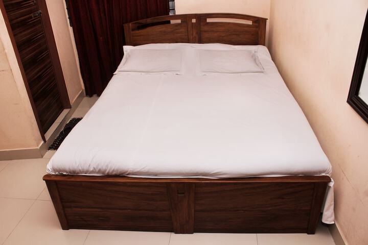 Room 7 of 18