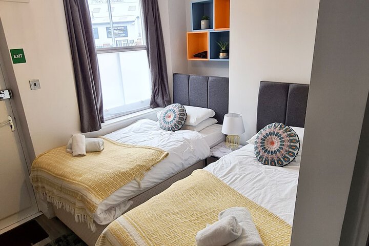 Room 4 of 50