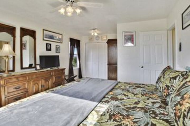 Room 12 of 24