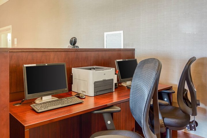 Business Center 60 of 64