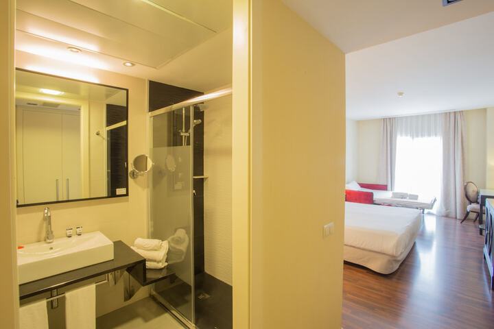 Room 60 of 105
