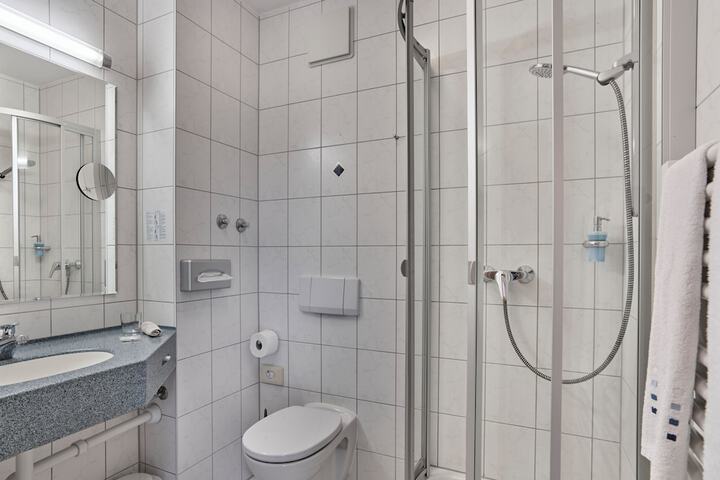 Room 15 of 46