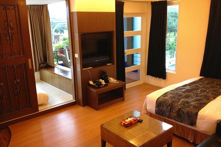 Room 2 of 6
