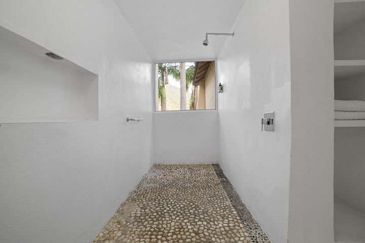 Room 20 of 92