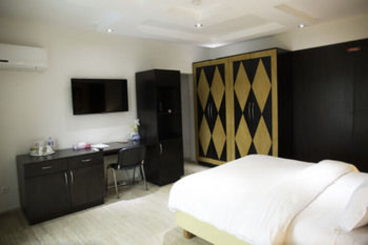 Room 12 of 26