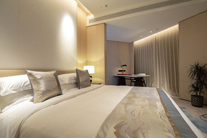Room 26 of 101
