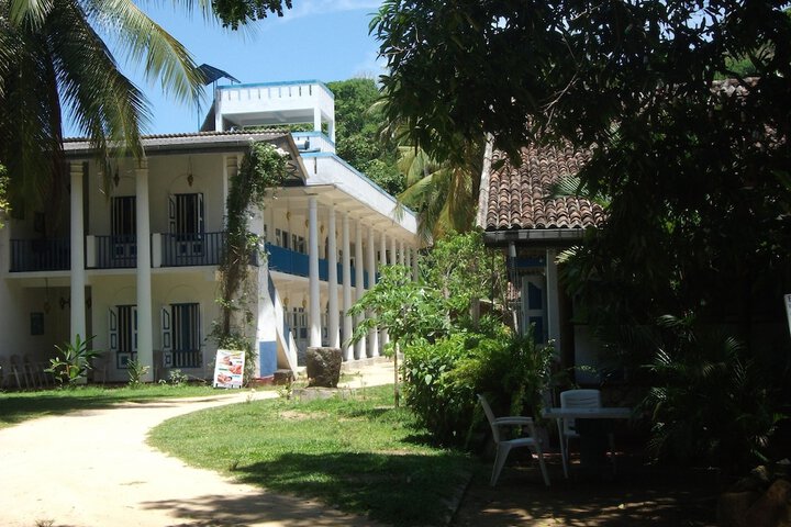 Hotel Exterior 31 of 32