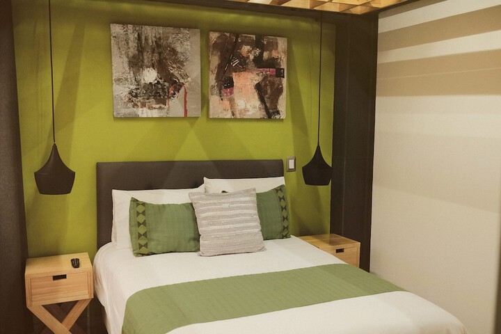 Room 14 of 65