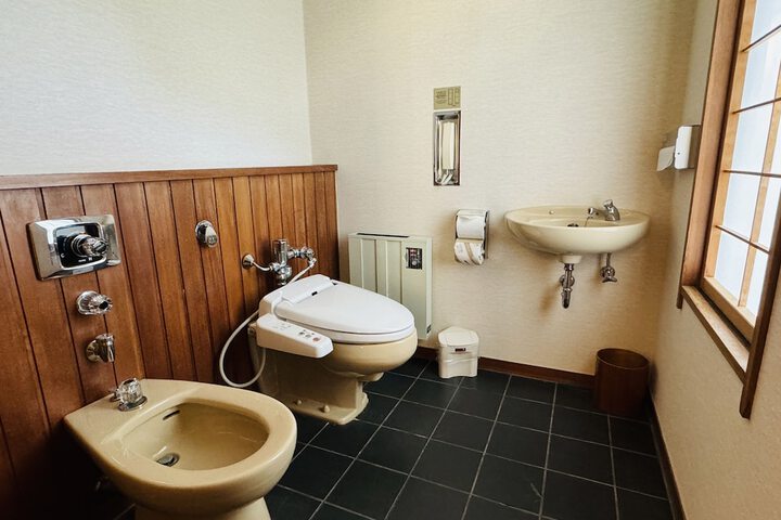 Room 14 of 121