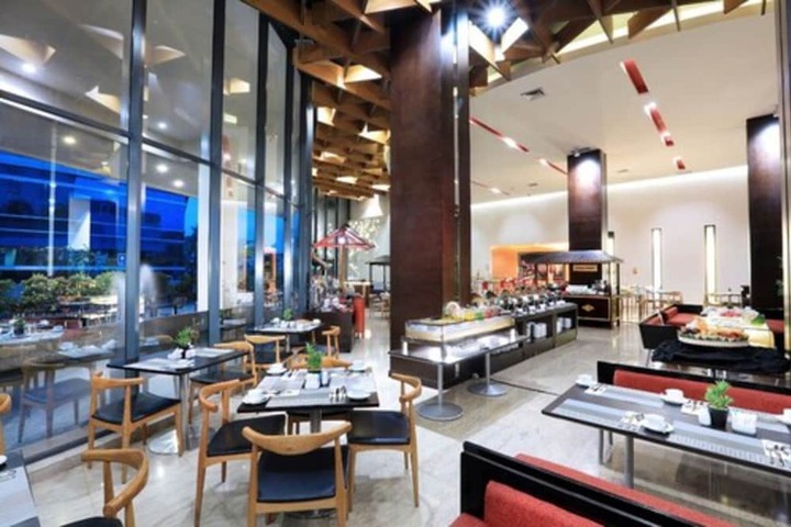 Dining Photos
