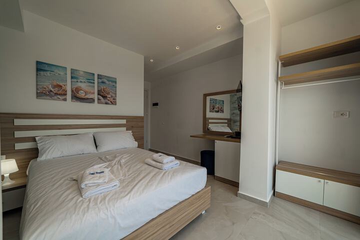 Room 7 of 20