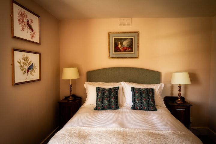 Room 7 of 37