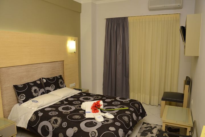 Room 7 of 34