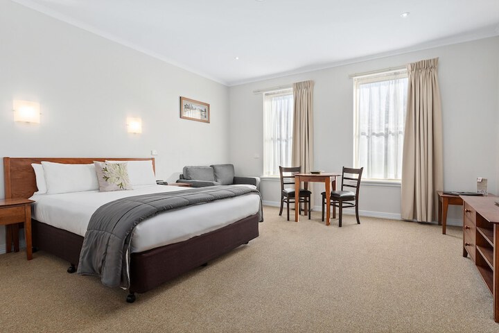 Room 3 of 24