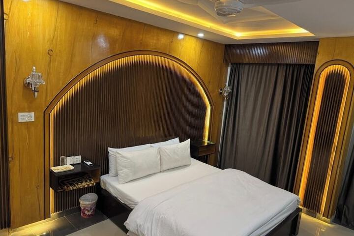 Room 2 of 15