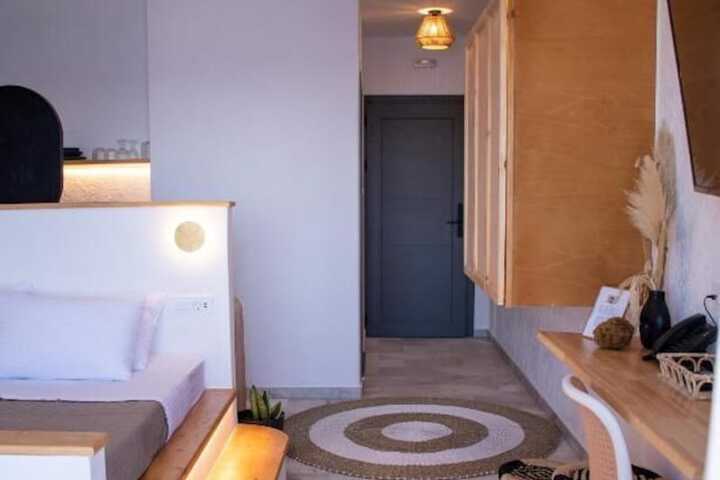 Room 3 of 37