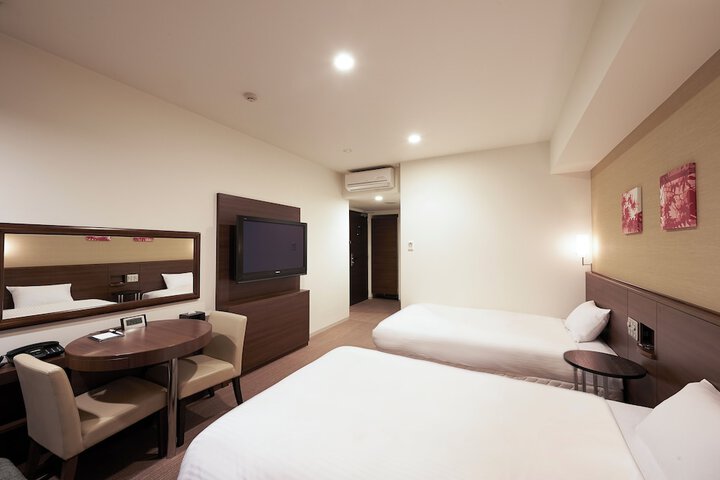 Room 17 of 49