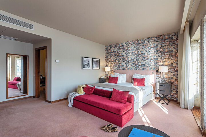 Room 7 of 49