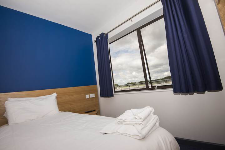 Room 3 of 34