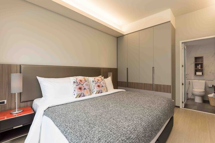 Room 13 of 190