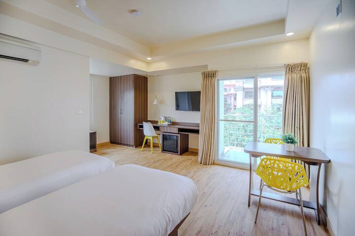 Room 10 of 13