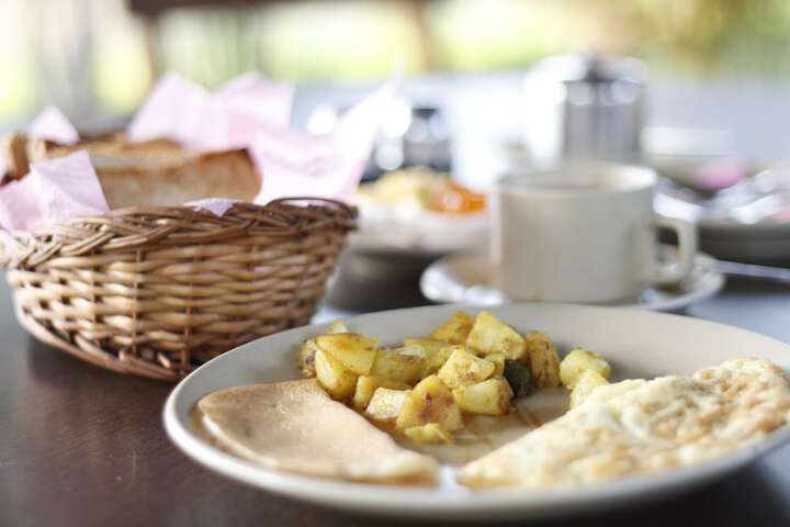 Breakfast/Coffee Service 25 of 38