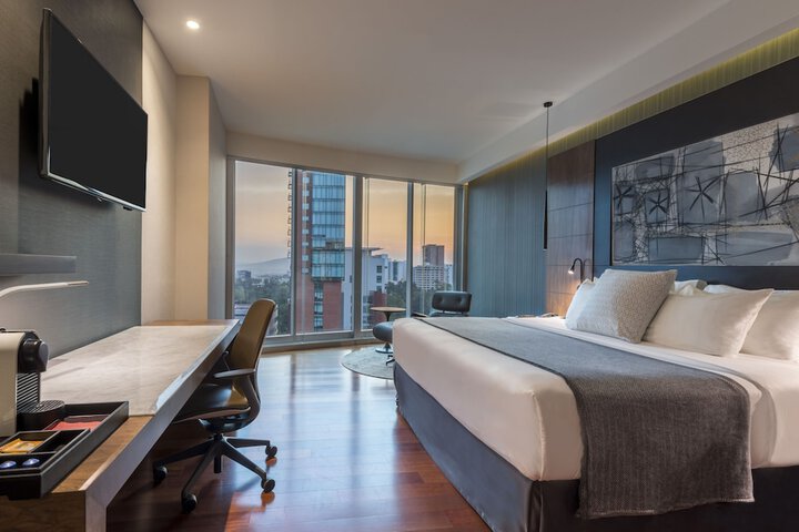 Room 3 of 18