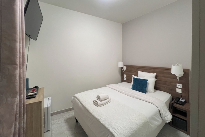 Room 30 of 68
