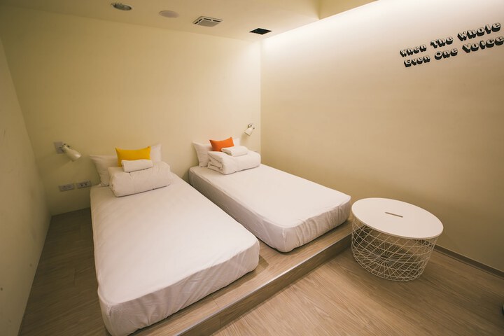 Room 18 of 60