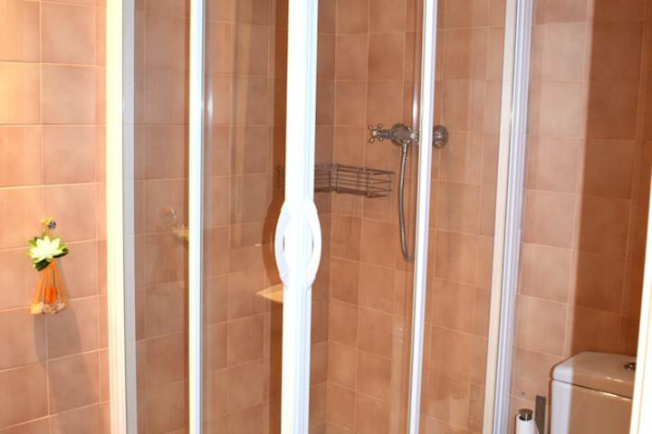 Room 14 of 18