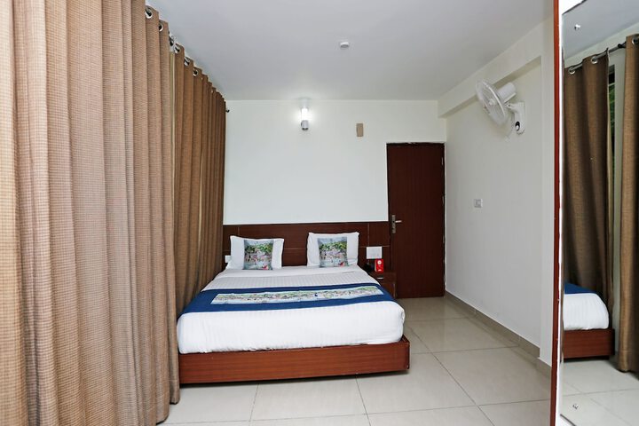 Room 14 of 18