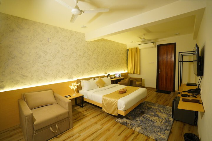 Room 26 of 93