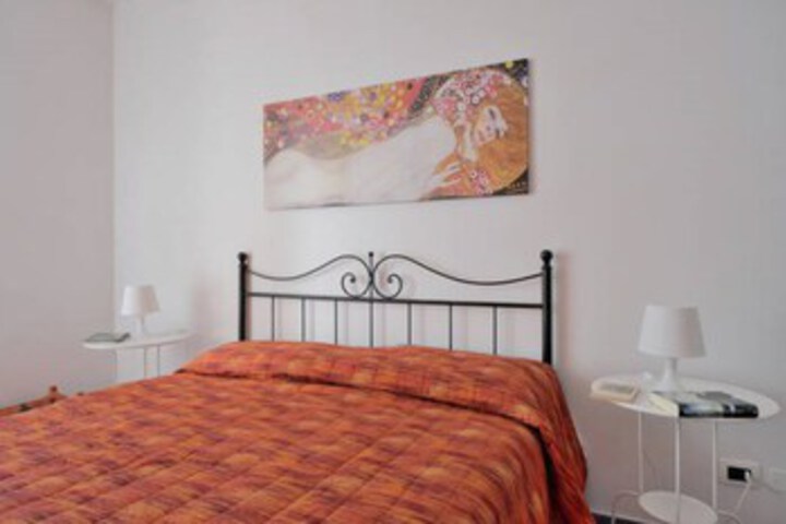 Room 21 of 40