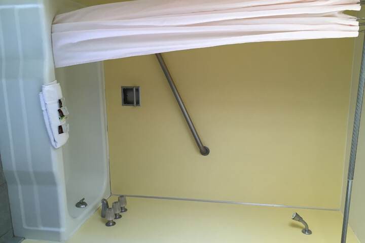 Room 14 of 21