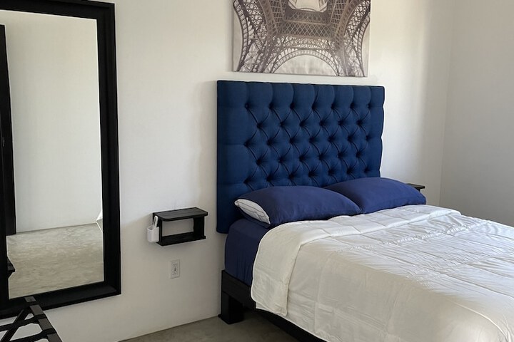 Room 2 of 36