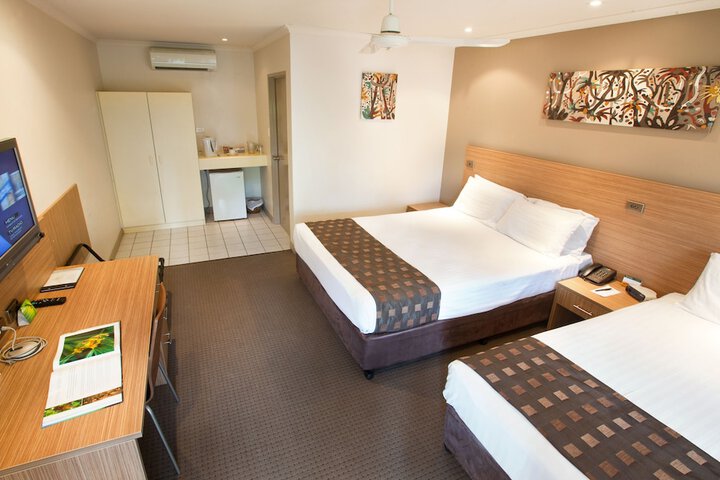 Room 4 of 89
